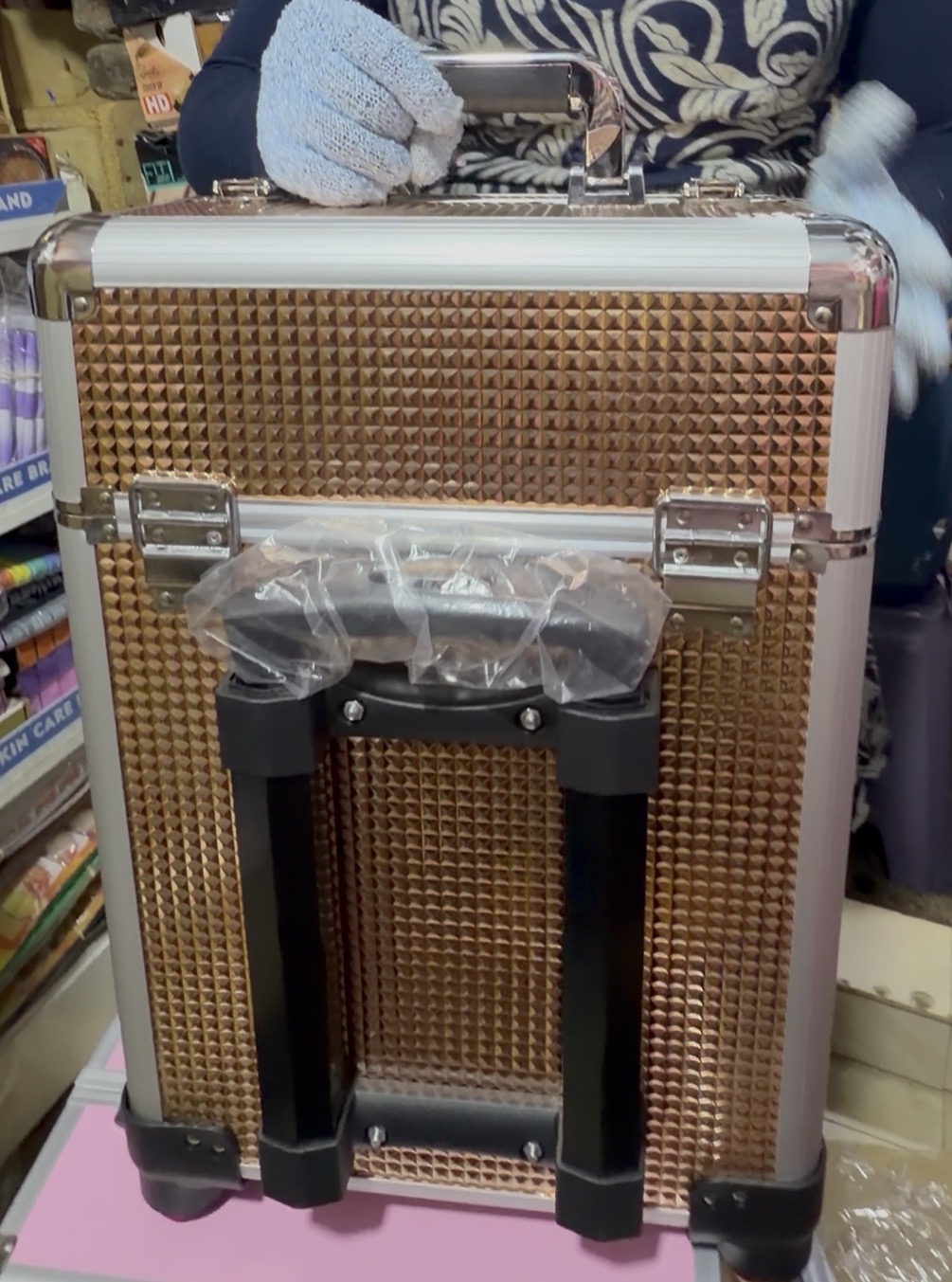 1,050 Makeup Combo with Big Trolley Bag