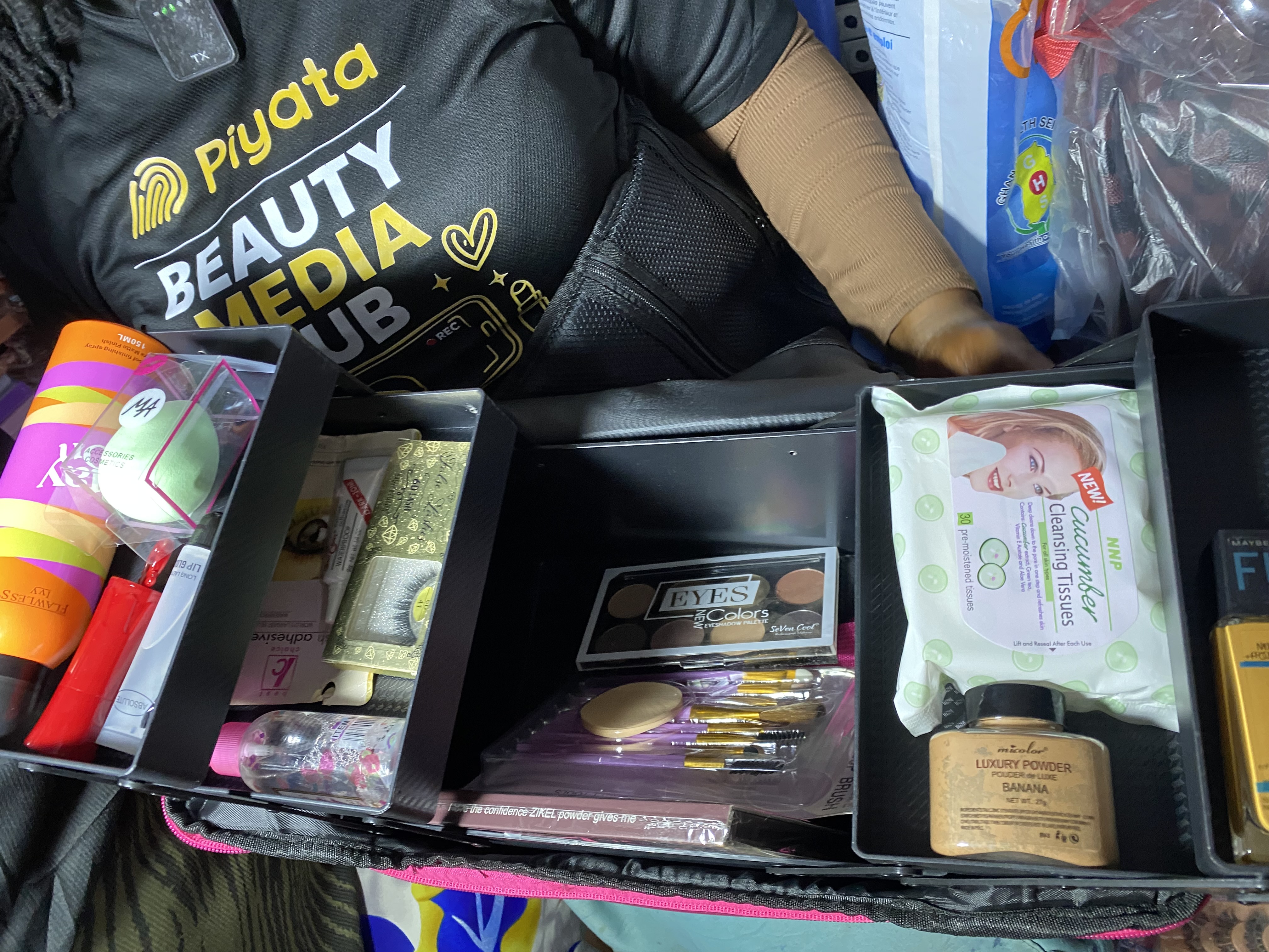 460 Makeup Combo with Bag