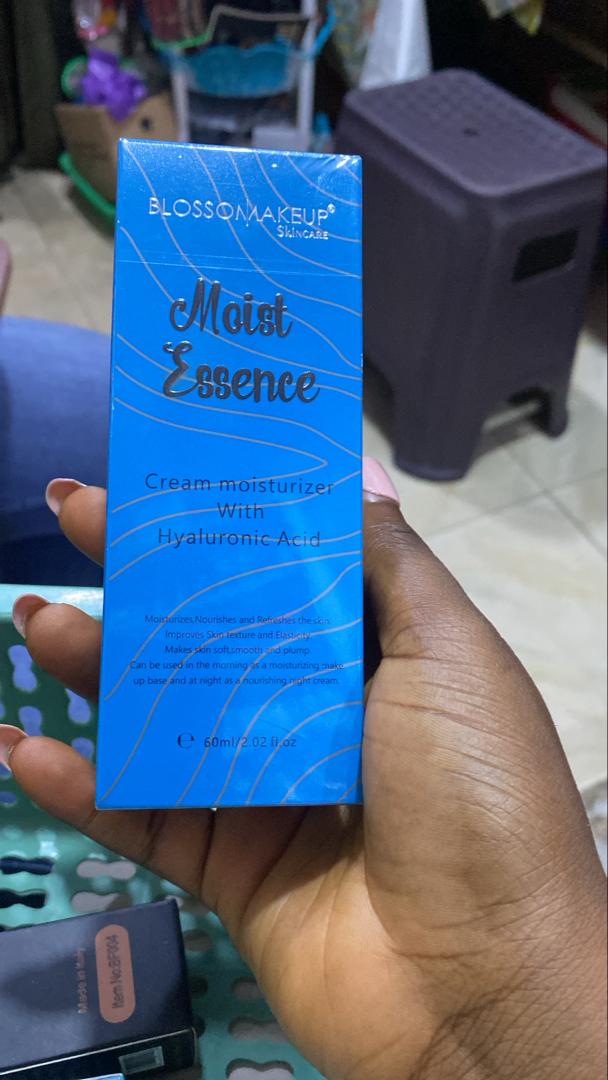 Moist Essence Moisturizer