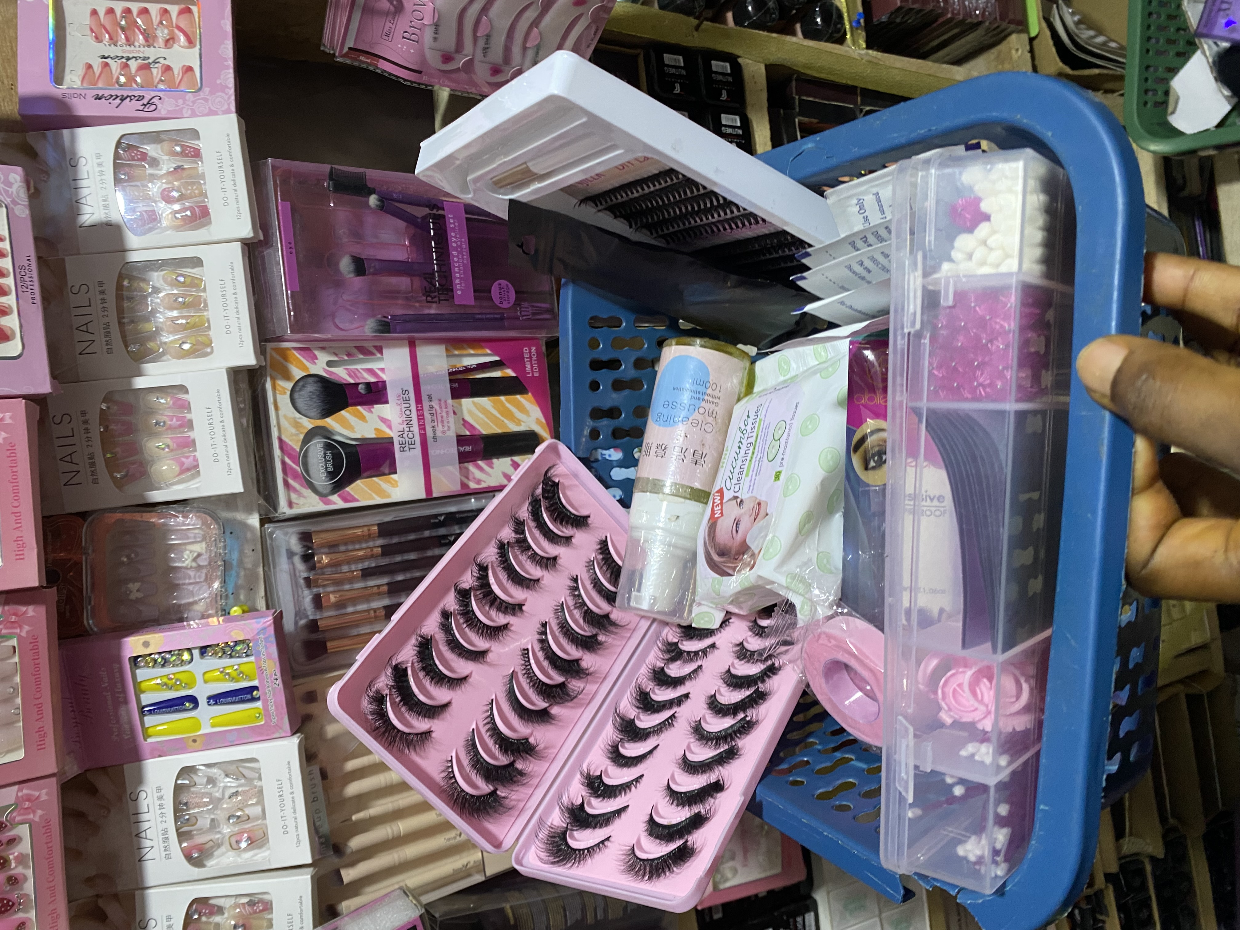 320 Cedis Beginner Lash Set