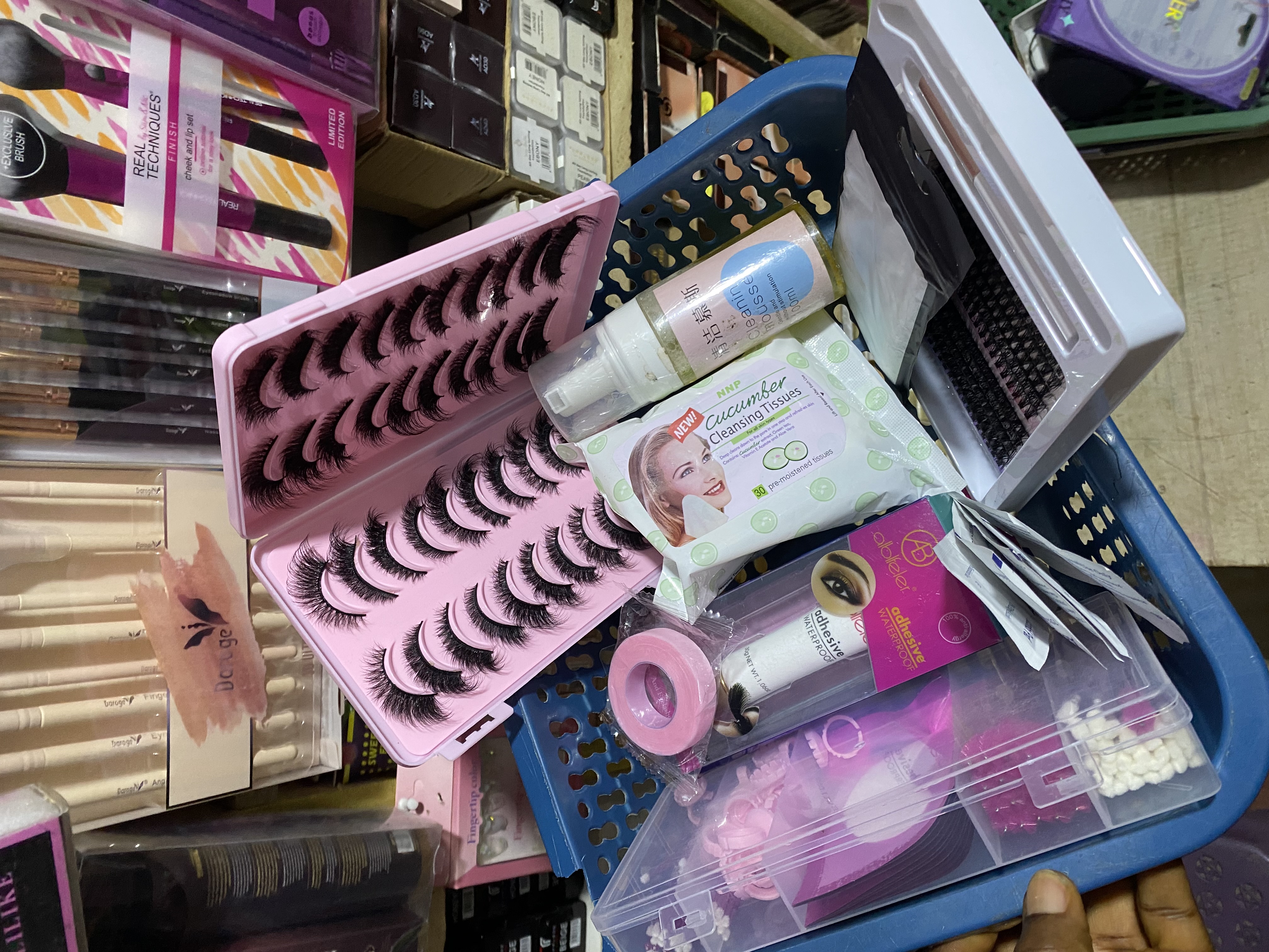 320 Cedis Beginner Lash Set