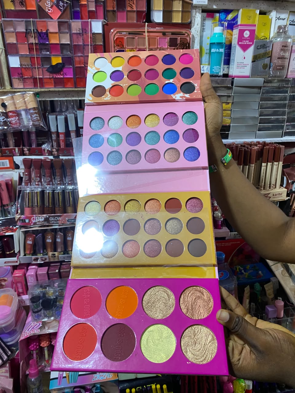 Issa & Dose X Fred Eyeshadow Palette